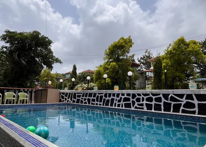 Royal Villa 1 - Luxurious 2Bhk Villa With Huge Pvt Swimming Pool